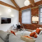 Cozy Downtown Loft In