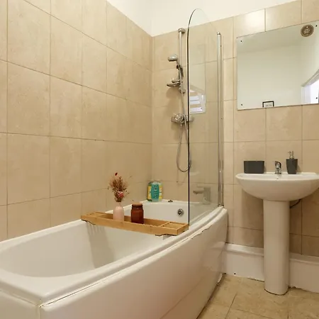 Cozy Downtown Loft In *