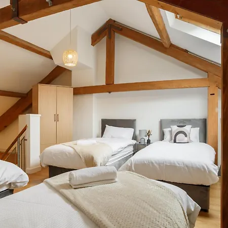 Cozy Downtown Loft In Bradford *